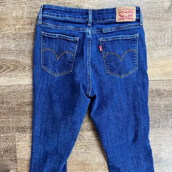 Levi's 711 Skinny Jeans Distressed Dark Wash - Picture 5 of 6